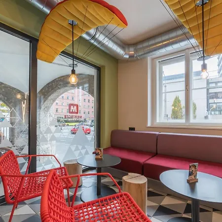 Отель Meininger Zentrum Инсбрук