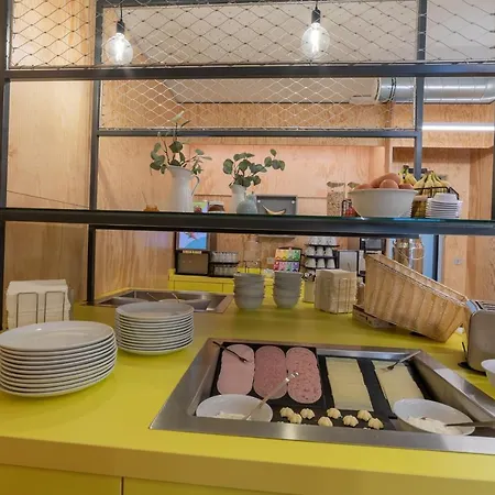 Отель Meininger Zentrum